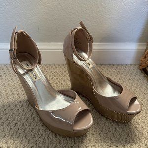 Steve Madden Nude Wedges